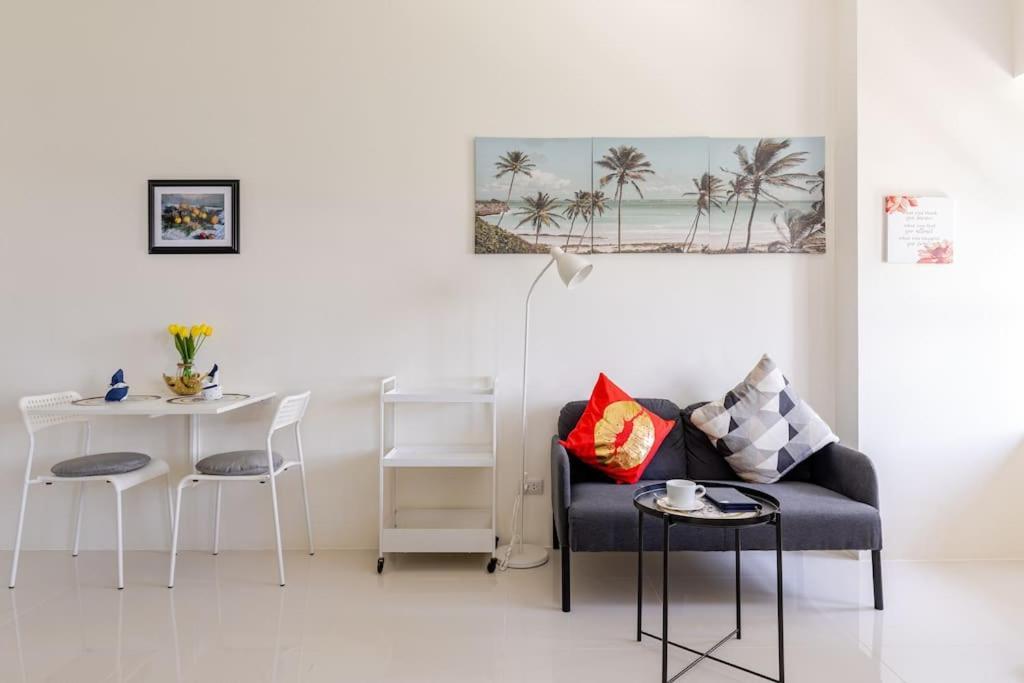 Perfect Accommodation For You In Levels Burbank Manila Exterior foto